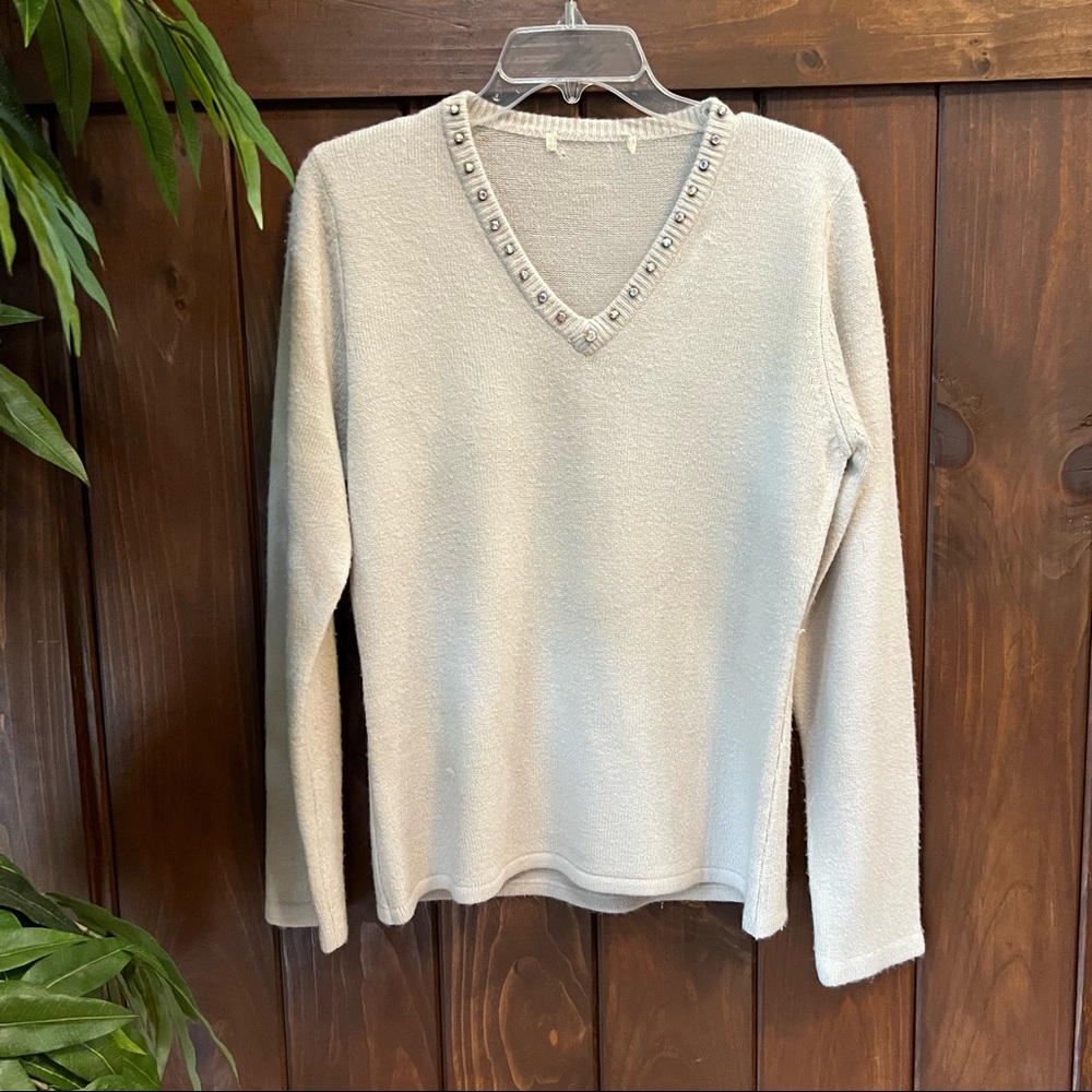 Gray muted purple jewel V-neck sweater